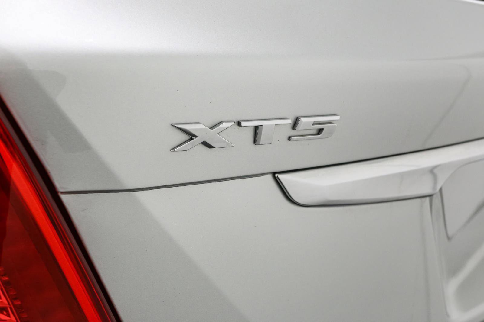 Used 2018 Cadillac XT5 Luxury w/ Driver Awareness Package image 10