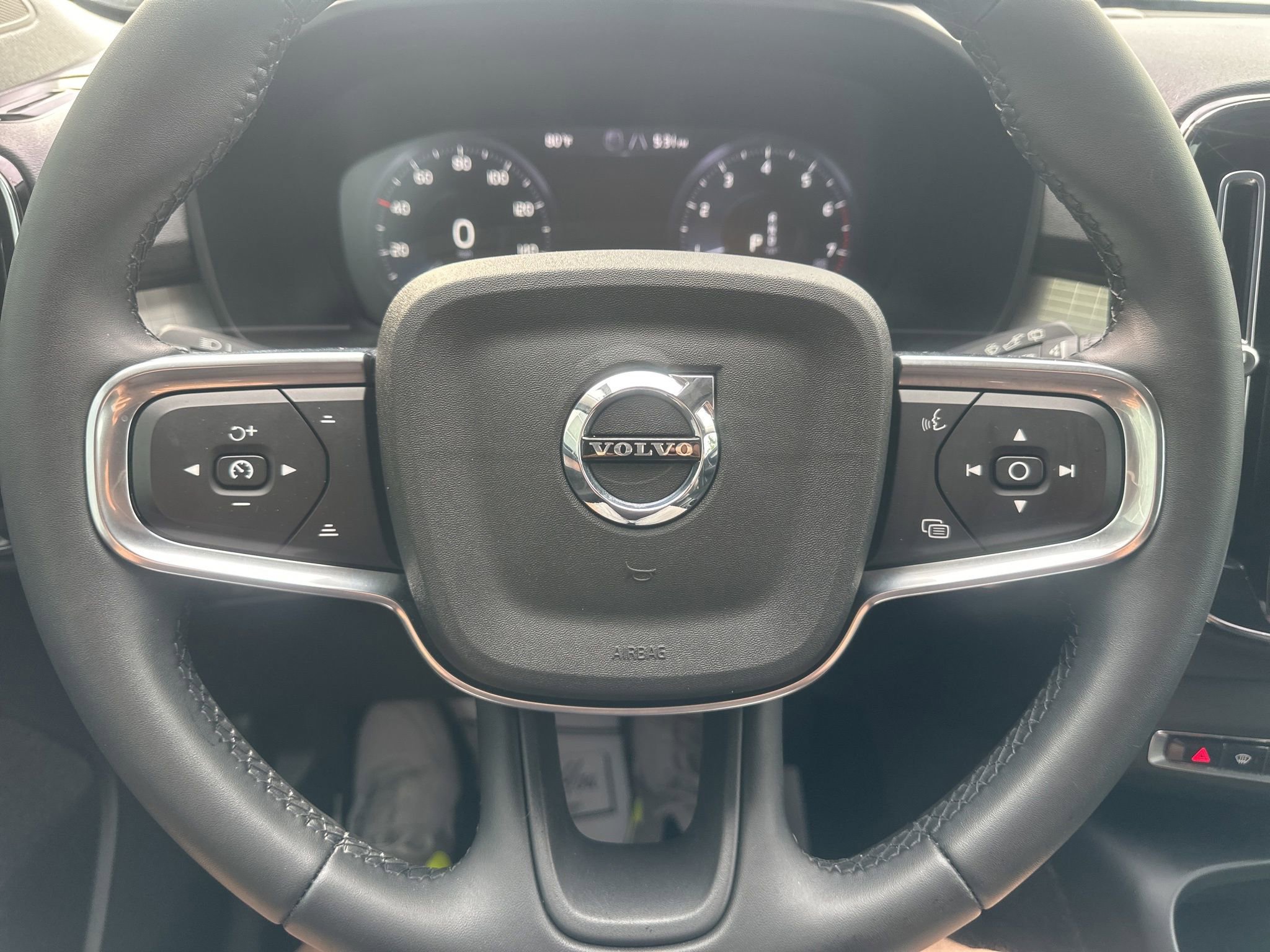 Used 2022 Volvo XC40 T5 Momentum AWD/4WD image 22