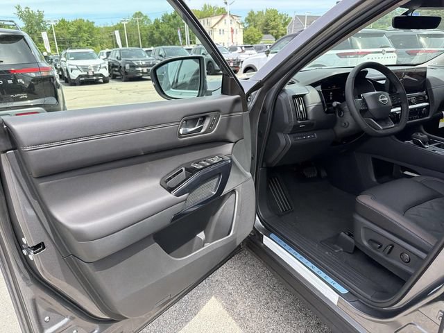 New 2026 Nissan Pathfinder Platinum AWD/4WD image 13