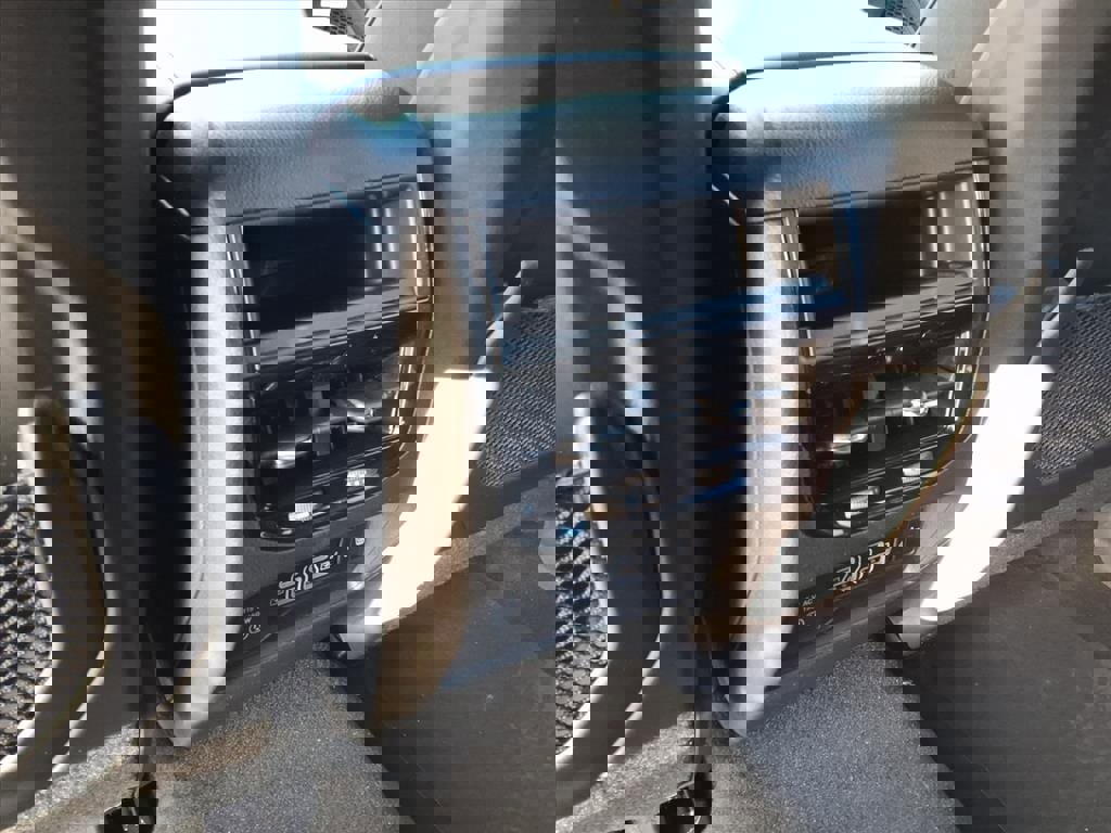 New 2025 Jeep Grand Cherokee Limited w/ Trailer Tow Package image 7