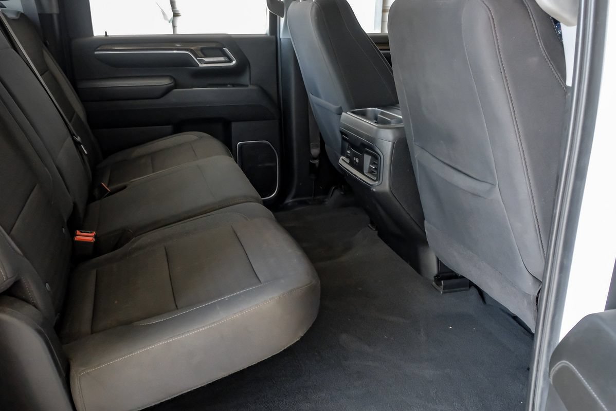 Used 2024 Chevrolet Silverado 3500 LT w/ Convenience Package AWD/4WD image 35