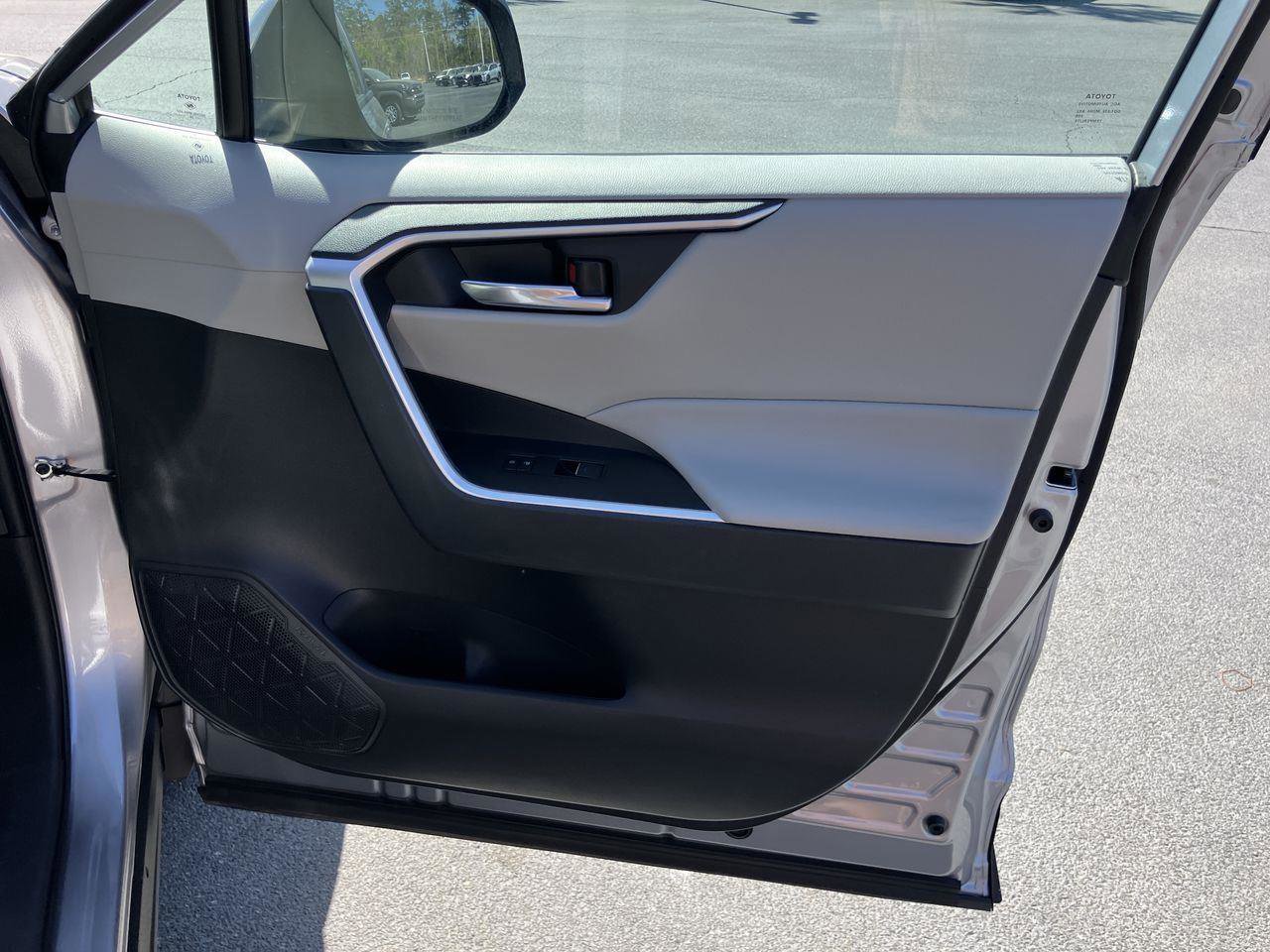 Certified 2024 Toyota RAV4 XLE Premium image 32