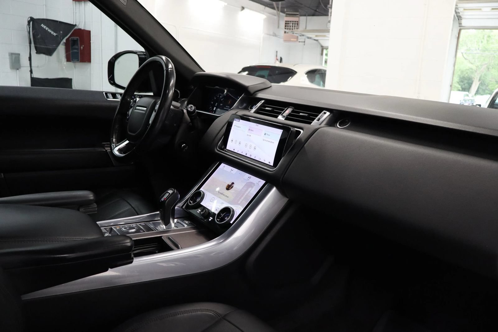 Used 2019 Land Rover Range Rover Sport HSE AWD/4WD image 27