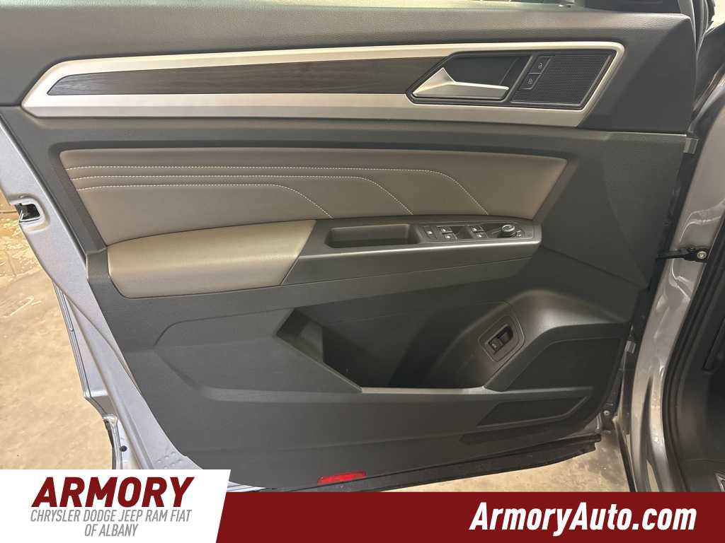 Used 2022 Volkswagen Atlas SE w/ Panoramic Sunroof Package image 7