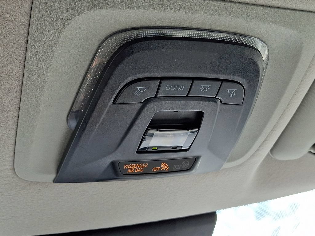 Used 2023 Toyota Corolla Cross L FWD image 23