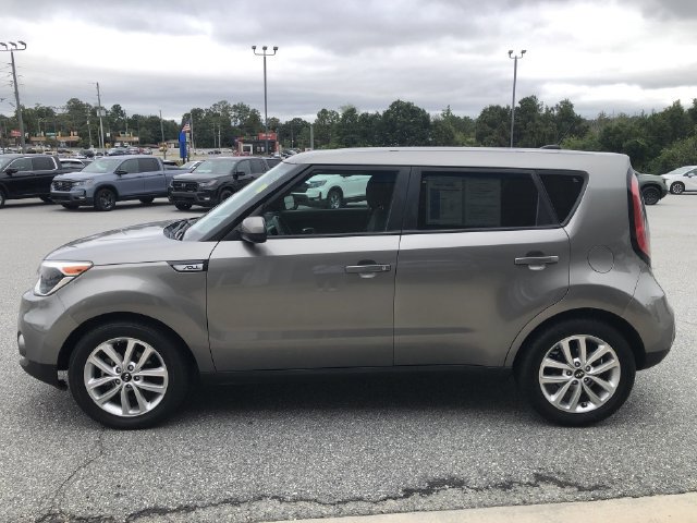Used 2017 Kia Soul + FWD image 5