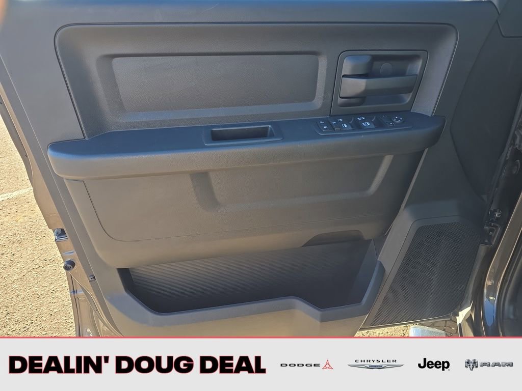 Used 2017 RAM 2500 Tradesman w/ Chrome Appearance Group image 11