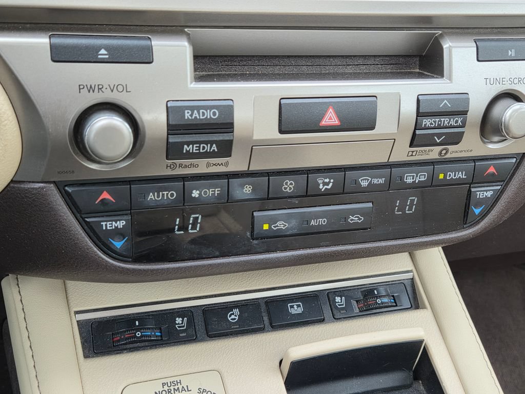 Used 2017 Lexus ES 350 w/ Luxury Package FWD image 26