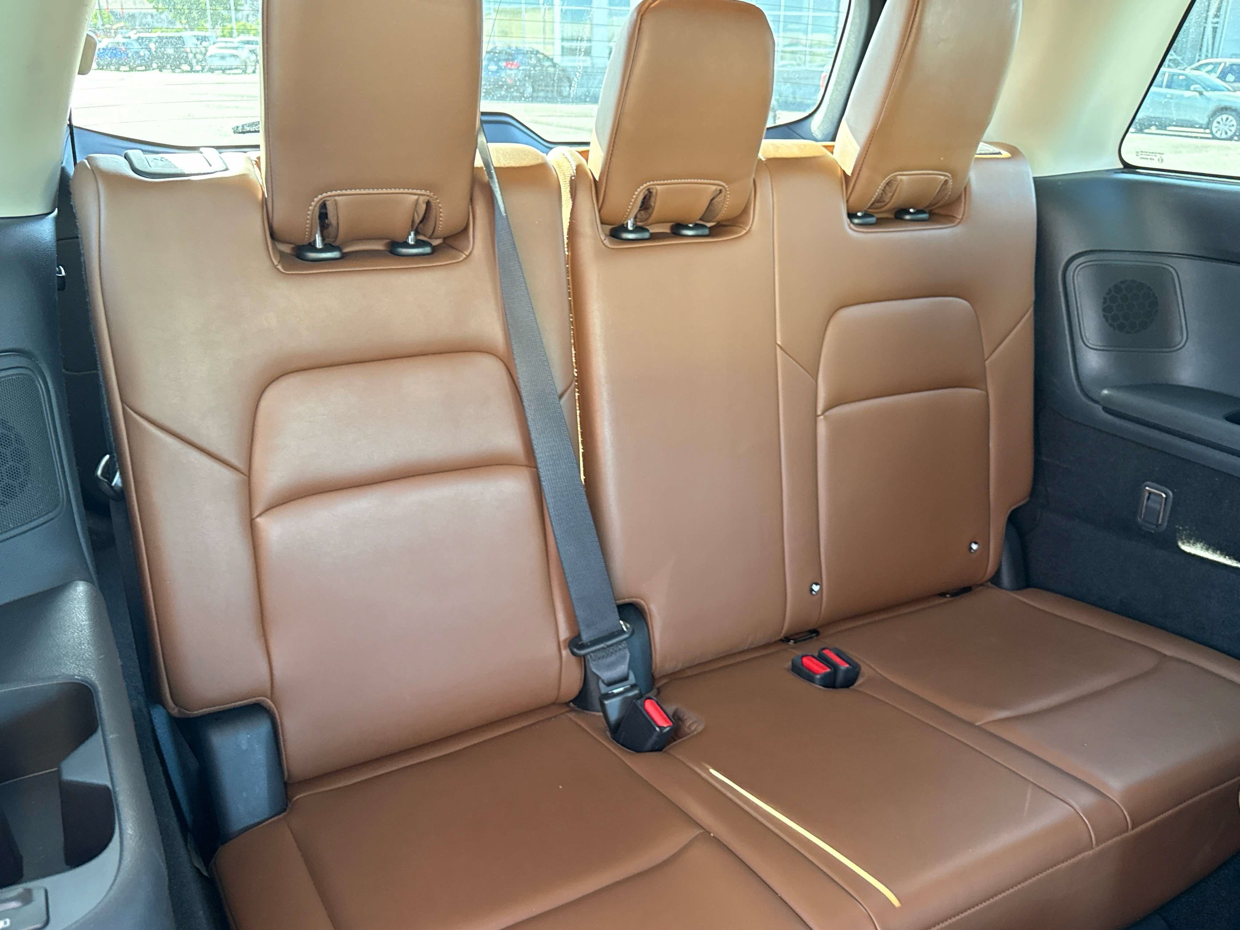 Used 2022 Nissan Pathfinder Platinum w/ Cargo Package AWD/4WD image 18