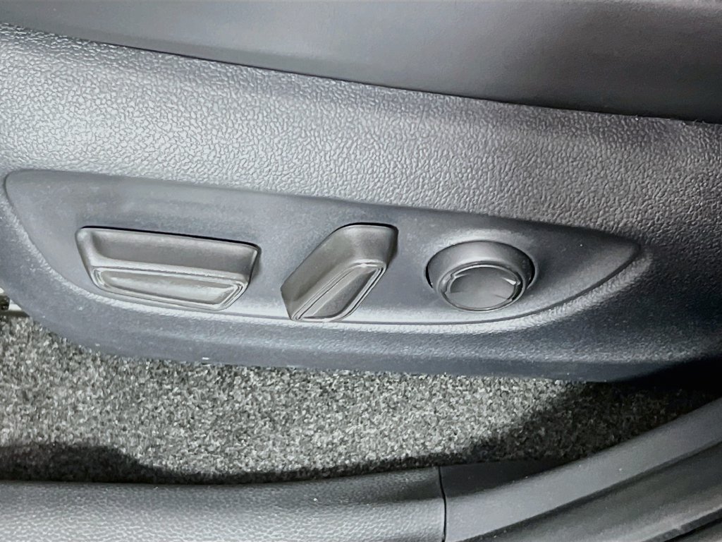 Used 2025 Toyota RAV4 XLE Premium FWD image 13