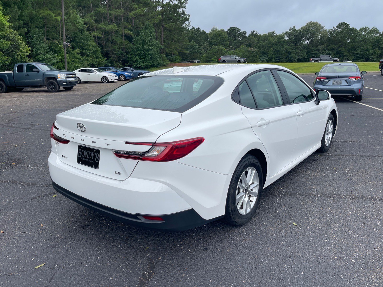 Used 2025 Toyota Camry LE FWD image 17
