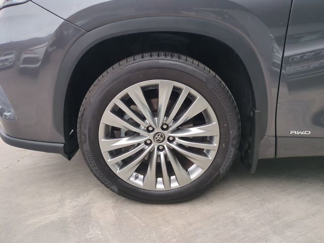 Used 2022 Toyota Highlander Platinum image 10