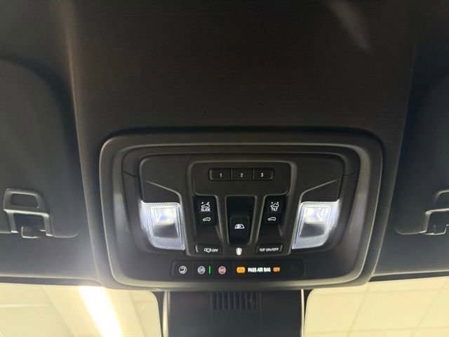 Used 2025 Chevrolet Silverado 2500 High Country w/ High Country Premium Package AWD/4WD image 17