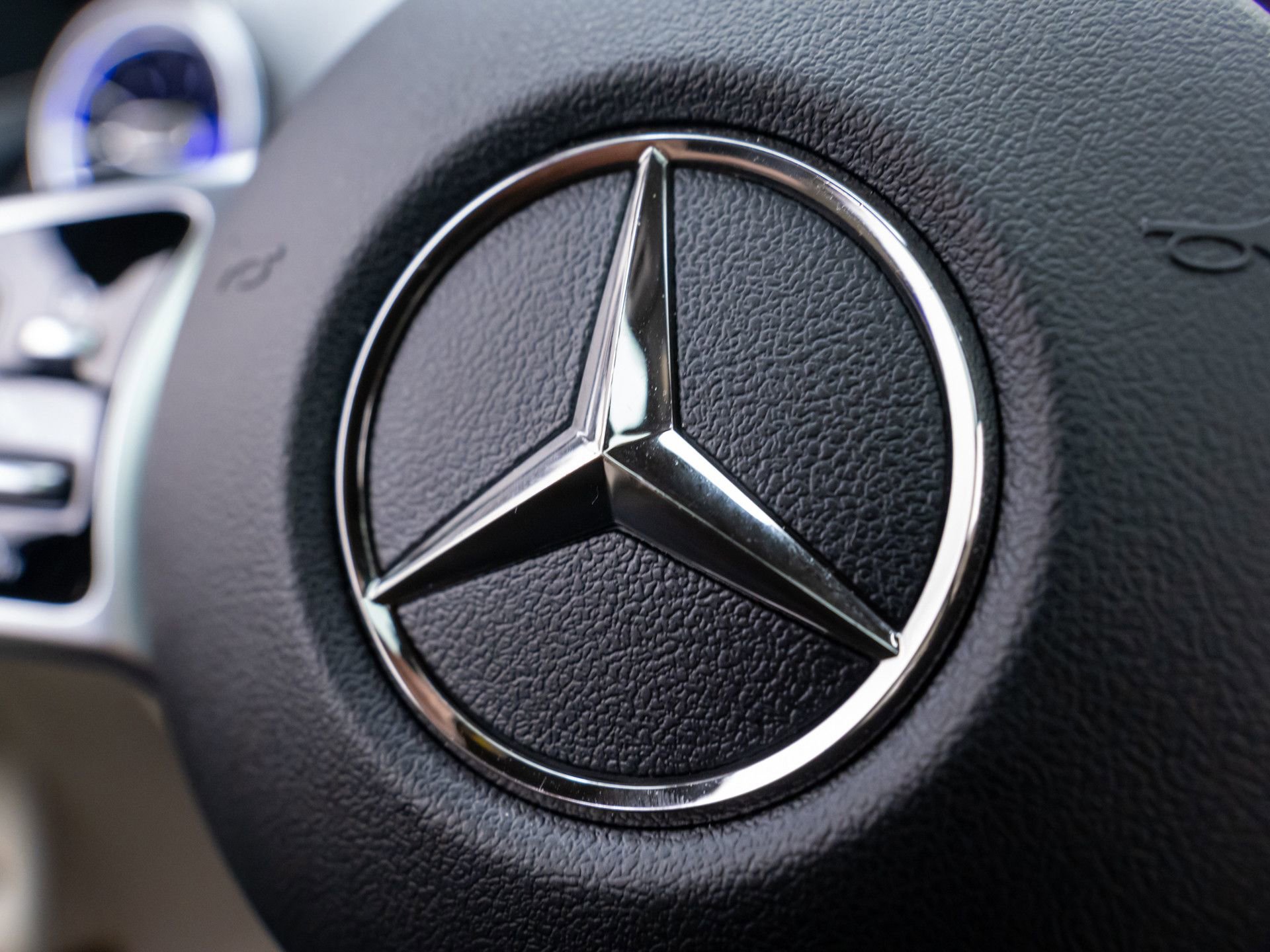 Used 2023 Mercedes-Benz GLB 250 4MATIC image 21