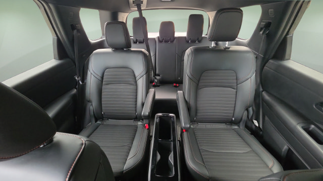 Used 2025 Nissan Pathfinder Rock Creek AWD/4WD image 13