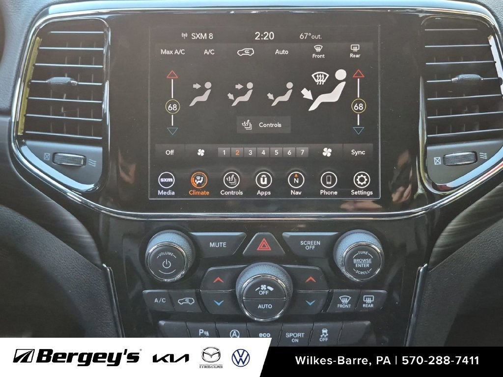 Used 2020 Jeep Grand Cherokee Laredo w/ Security & Convenience Group AWD/4WD image 27