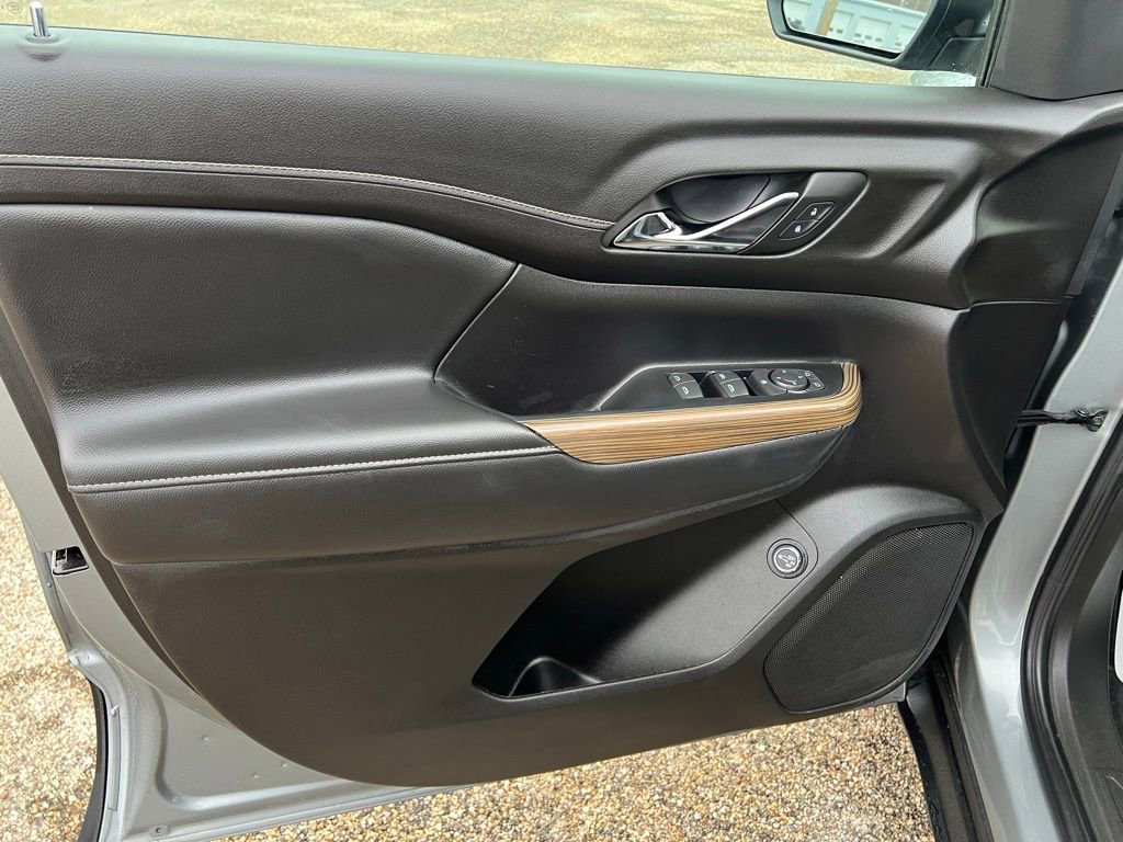 Used 2023 GMC Acadia SLE w/ Driver Convenience Package image 26