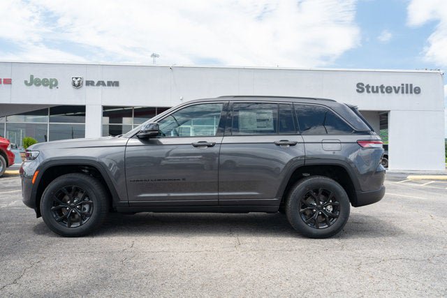 New 2026 Jeep Grand Cherokee Altitude AWD/4WD image 2