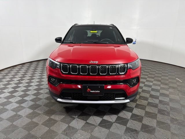 Used 2024 Jeep Compass Limited AWD/4WD image 4
