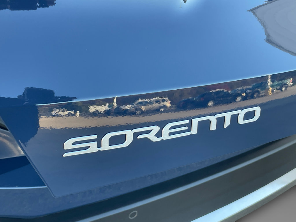 Certified 2024 Kia Sorento S w/ Panoramic Sunroof Package AWD/4WD image 17