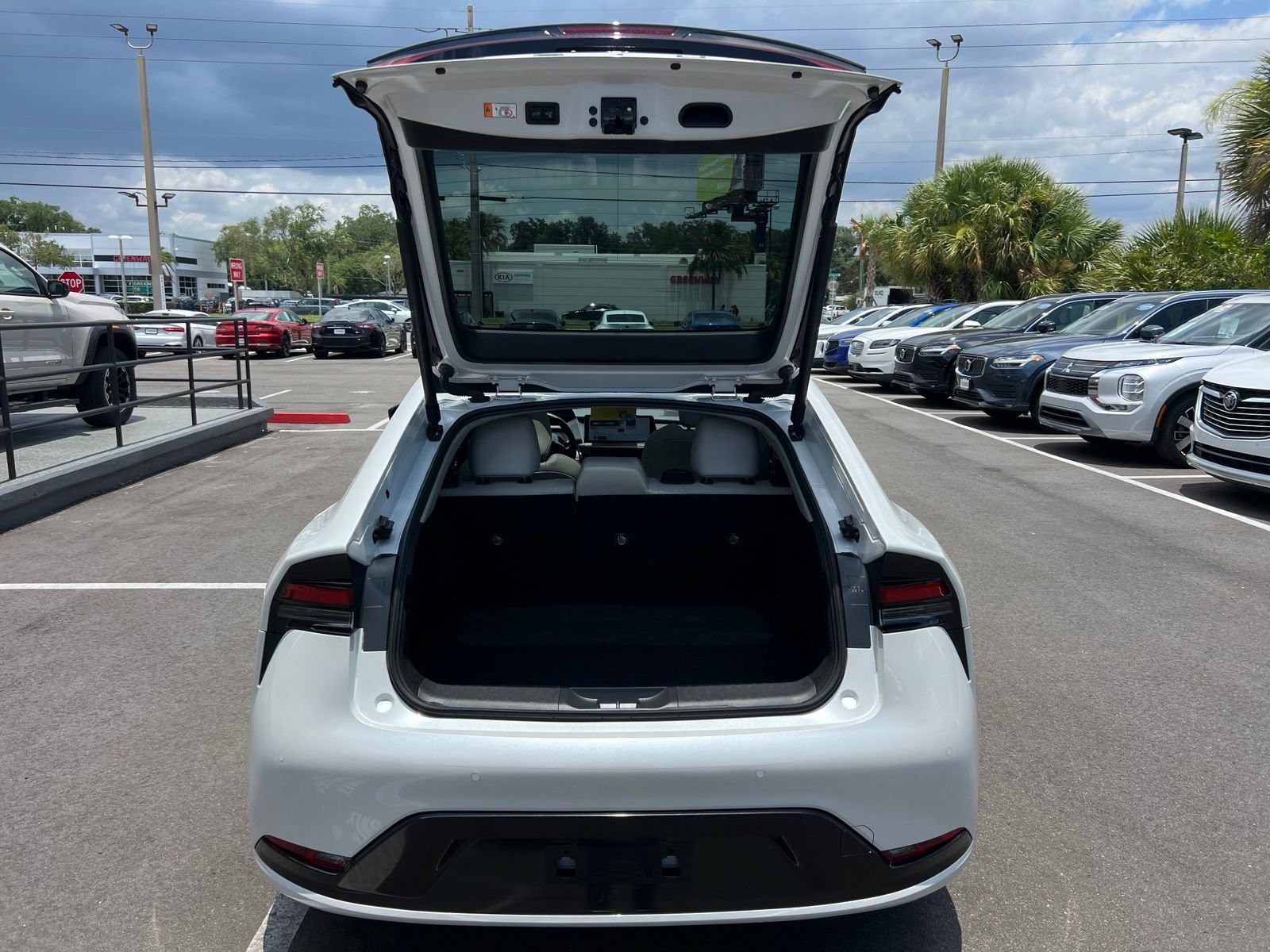 Used 2025 Toyota Prius Limited FWD image 18