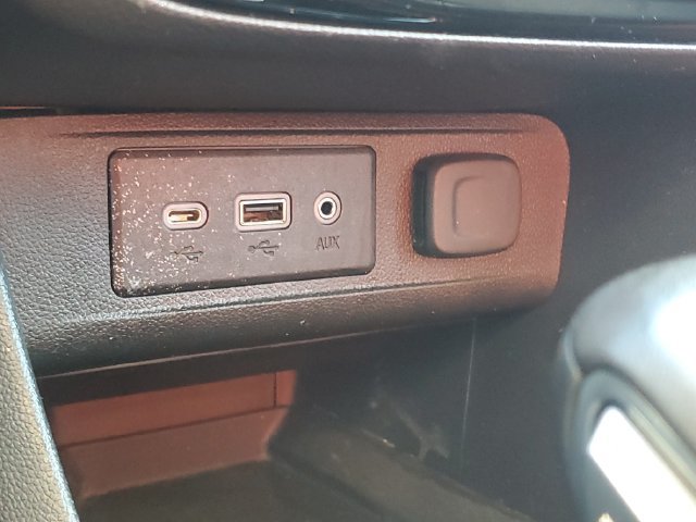 Certified 2021 Buick Encore GX Select FWD image 29