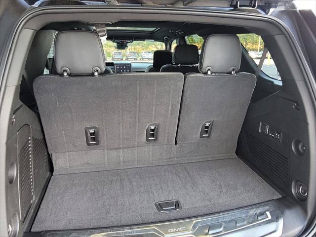 Used 2026 GMC Yukon AT4 Ultimate w/ LPO, Illumination Package AWD/4WD image 9
