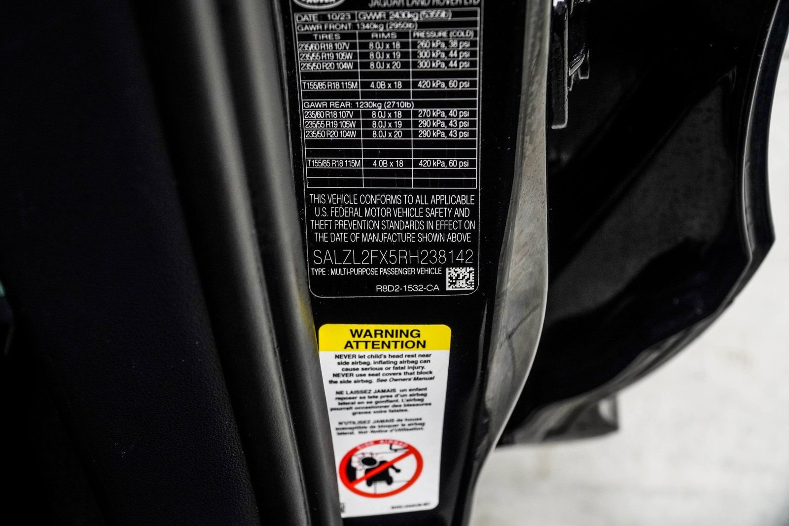 Used 2024 Land Rover Range Rover Evoque Dynamic SE AWD/4WD image 43