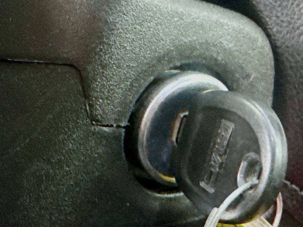 Used 2020 GMC Canyon SLE image 18