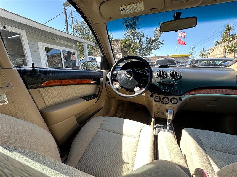 Used 2008 Chevrolet Aveo LT FWD image 15