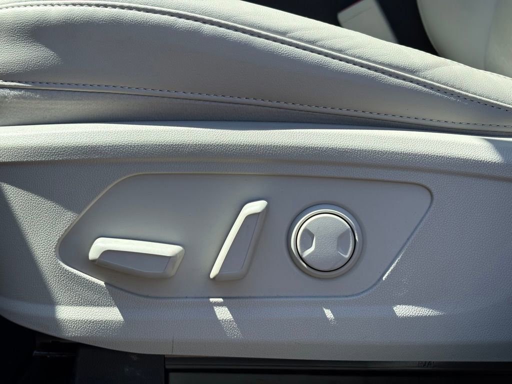 Certified 2023 Kia Sorento SX image 13