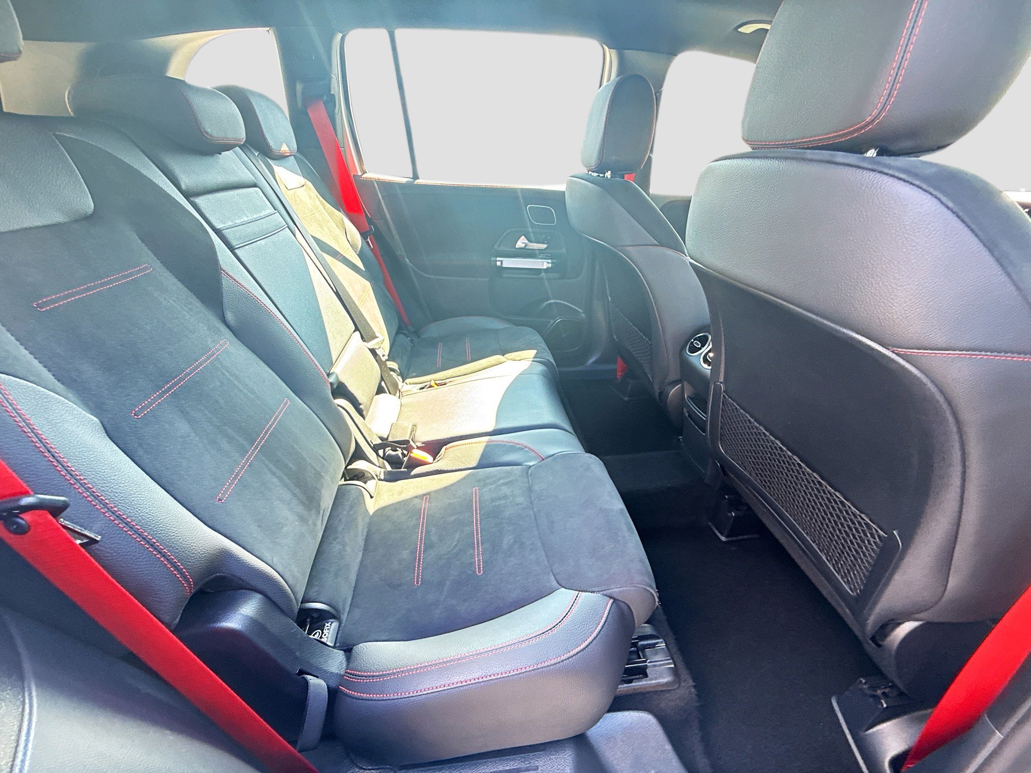 Used 2025 Mercedes-Benz GLB 35 AMG 4MATIC image 26