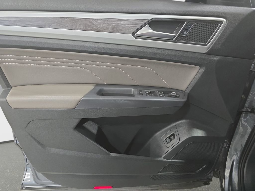 Used 2021 Volkswagen Atlas Cross Sport SE image 26