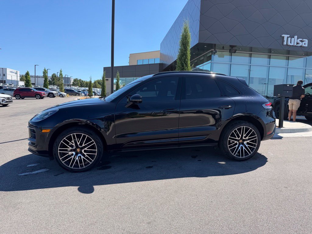 Used 2024 Porsche Macan Turbo AWD/4WD image 2