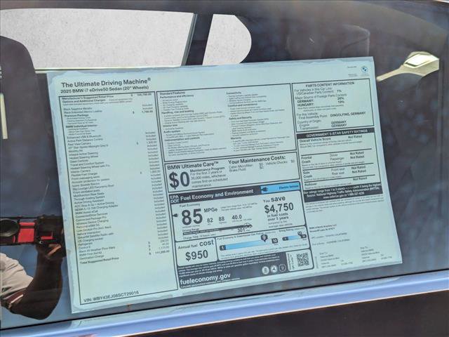 Used 2025 BMW i7 eDrive50 w/ Premium Package image 15