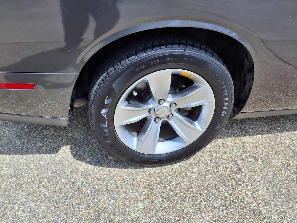 Used 2021 Dodge Challenger SXT RWD image 6