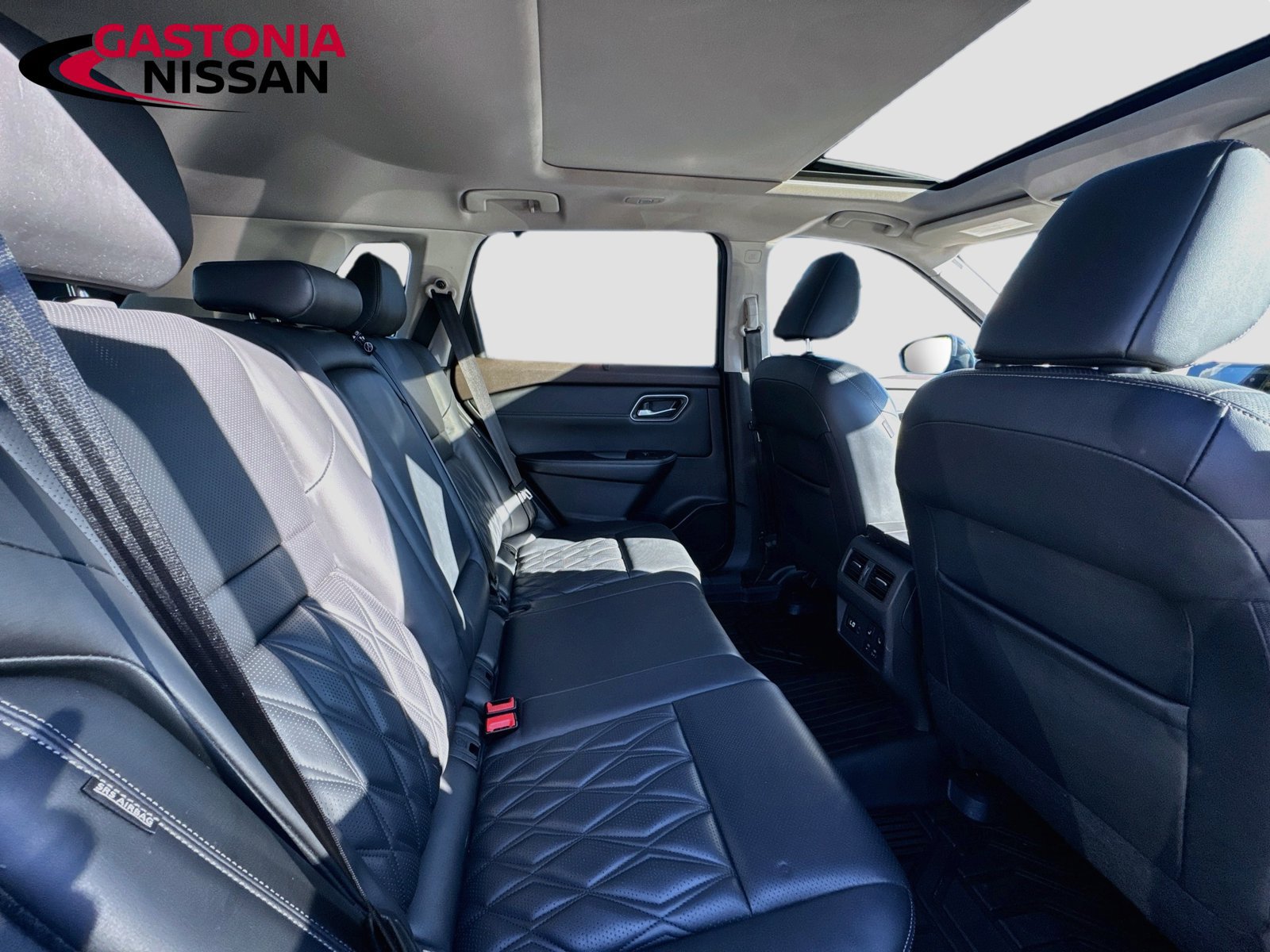Used 2021 Nissan Rogue Platinum AWD/4WD image 37