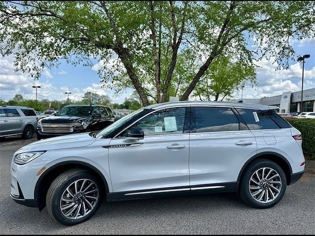 New 2025 Lincoln Corsair Reserve image 9