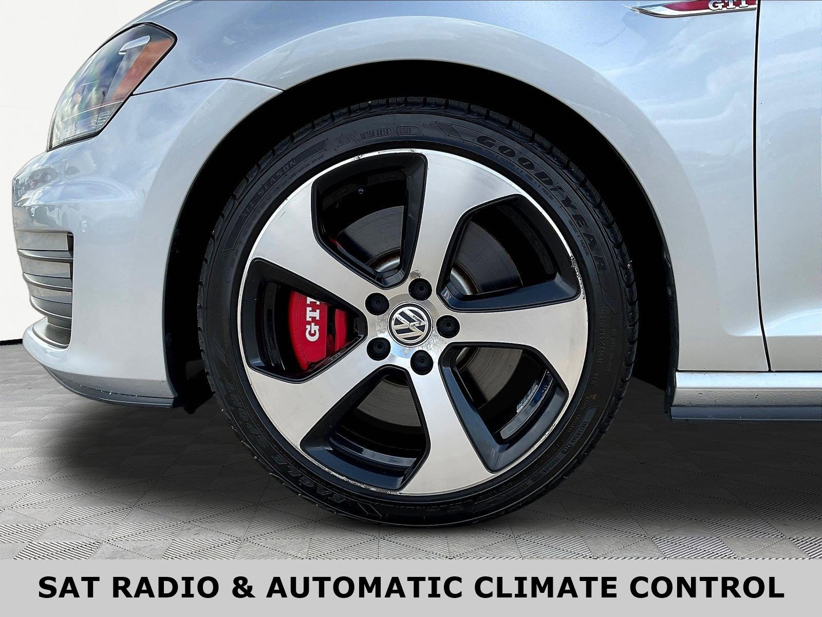 Used 2017 Volkswagen GTI S FWD image 34