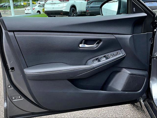 Certified 2025 Nissan Sentra SV FWD image 9