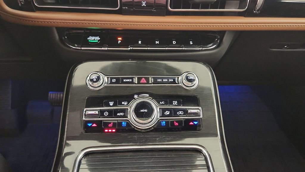 Used 2023 Lincoln Nautilus Reserve image 17