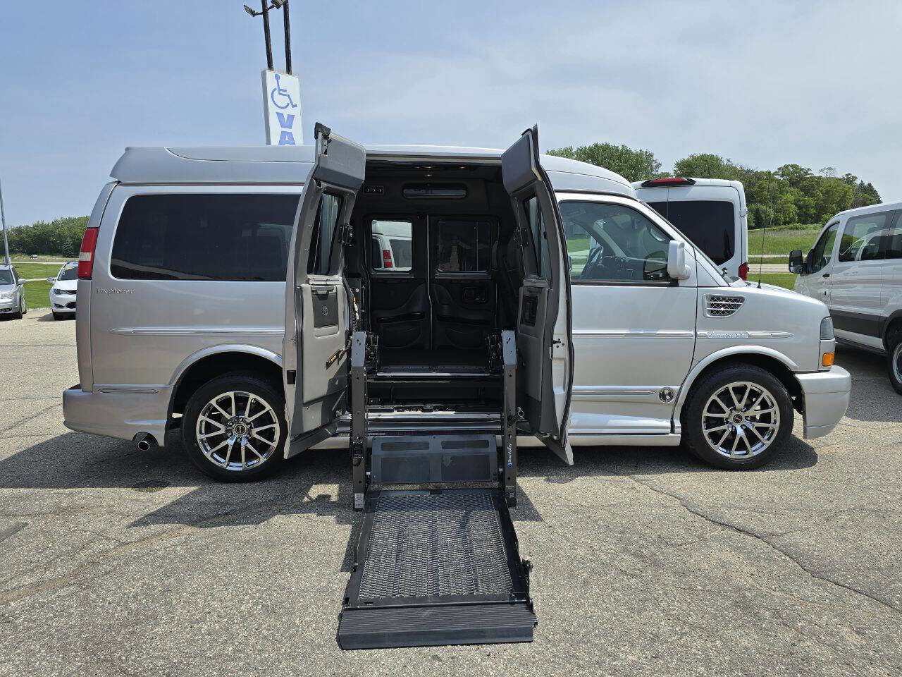 Used 2013 GMC Savana 1500 image 6