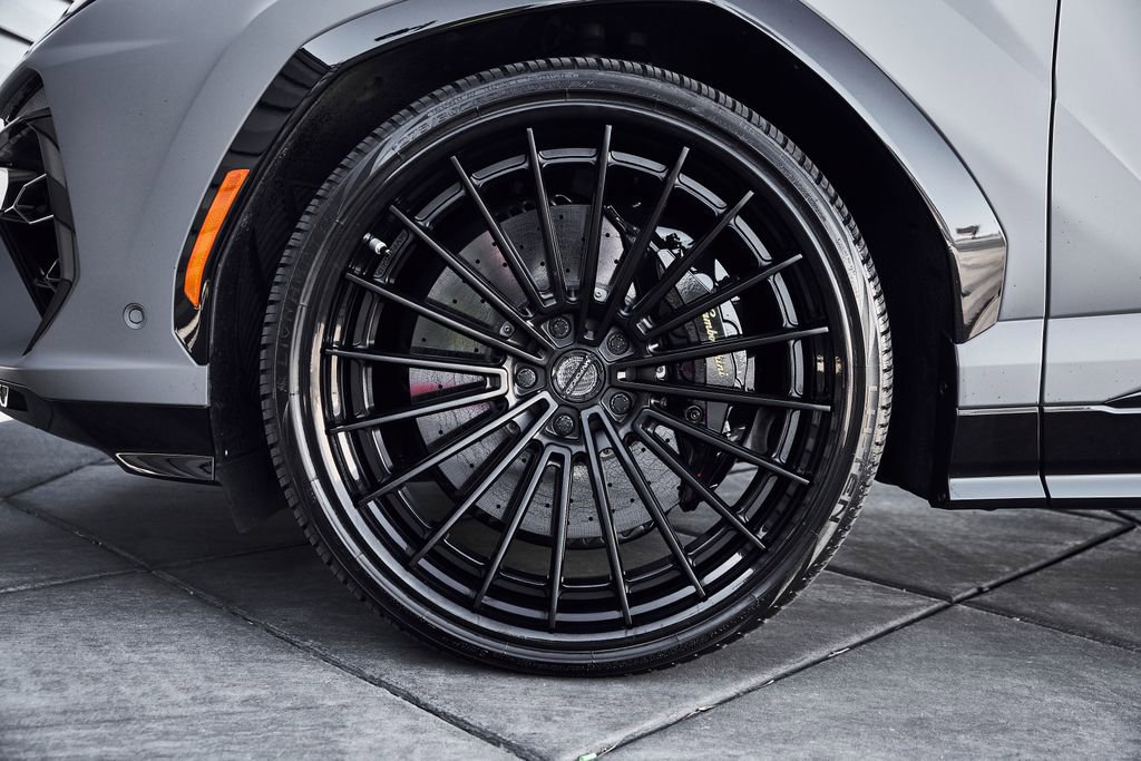 Used 2025 Lamborghini Urus S AWD/4WD image 3
