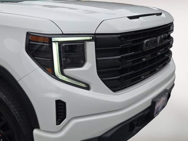 Used 2024 GMC Sierra 1500 Elevation AWD/4WD image 3
