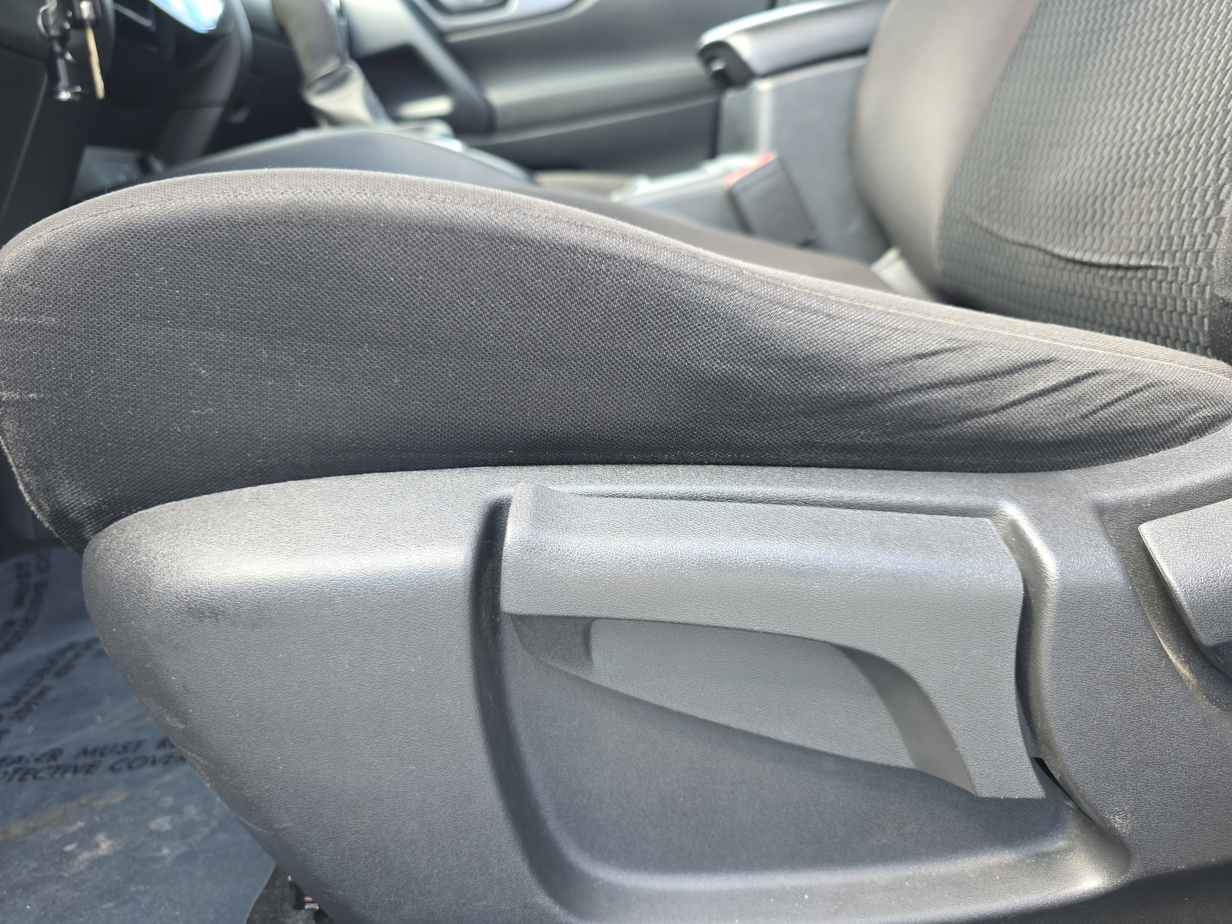 Used 2020 Nissan Rogue Sport S image 22