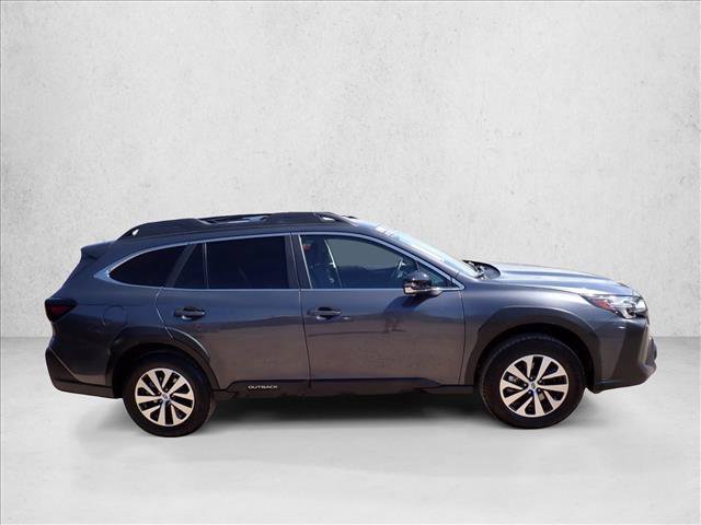 Used 2025 Subaru Outback Premium AWD/4WD image 5