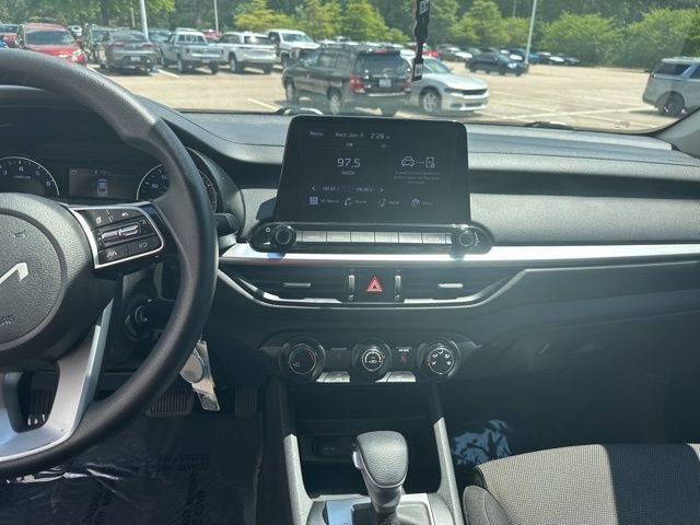 Certified 2022 Kia Forte LXS FWD image 22