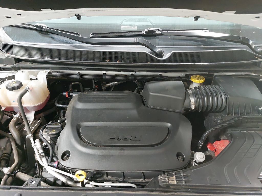Used 2024 Chrysler Pacifica Touring-L FWD image 29