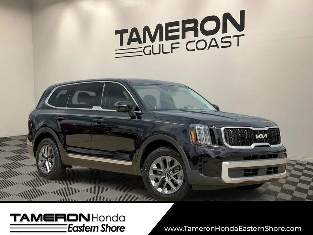 Used 2024 Kia Telluride LX FWD image 1