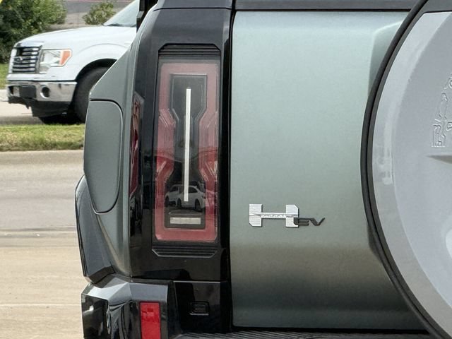 Used 2024 GMC Hummer EV 3X AWD/4WD image 9